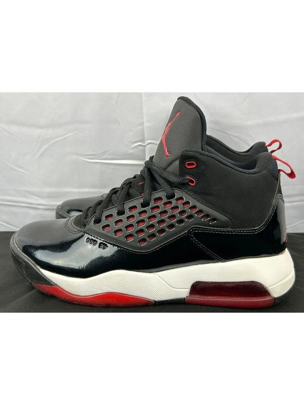Men's Jordan Max Aura 3 Black Red Basketball Shoes Size 8.5 CD6107-001